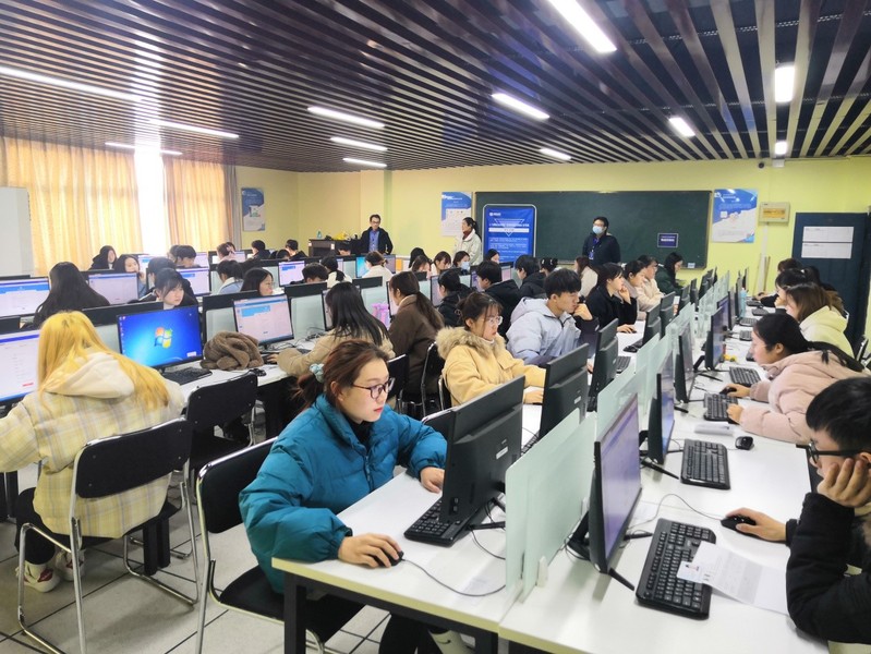 商贸管理学院电子商务专业顺利举行“1+X”网店运营推广职业技能等级证书考试